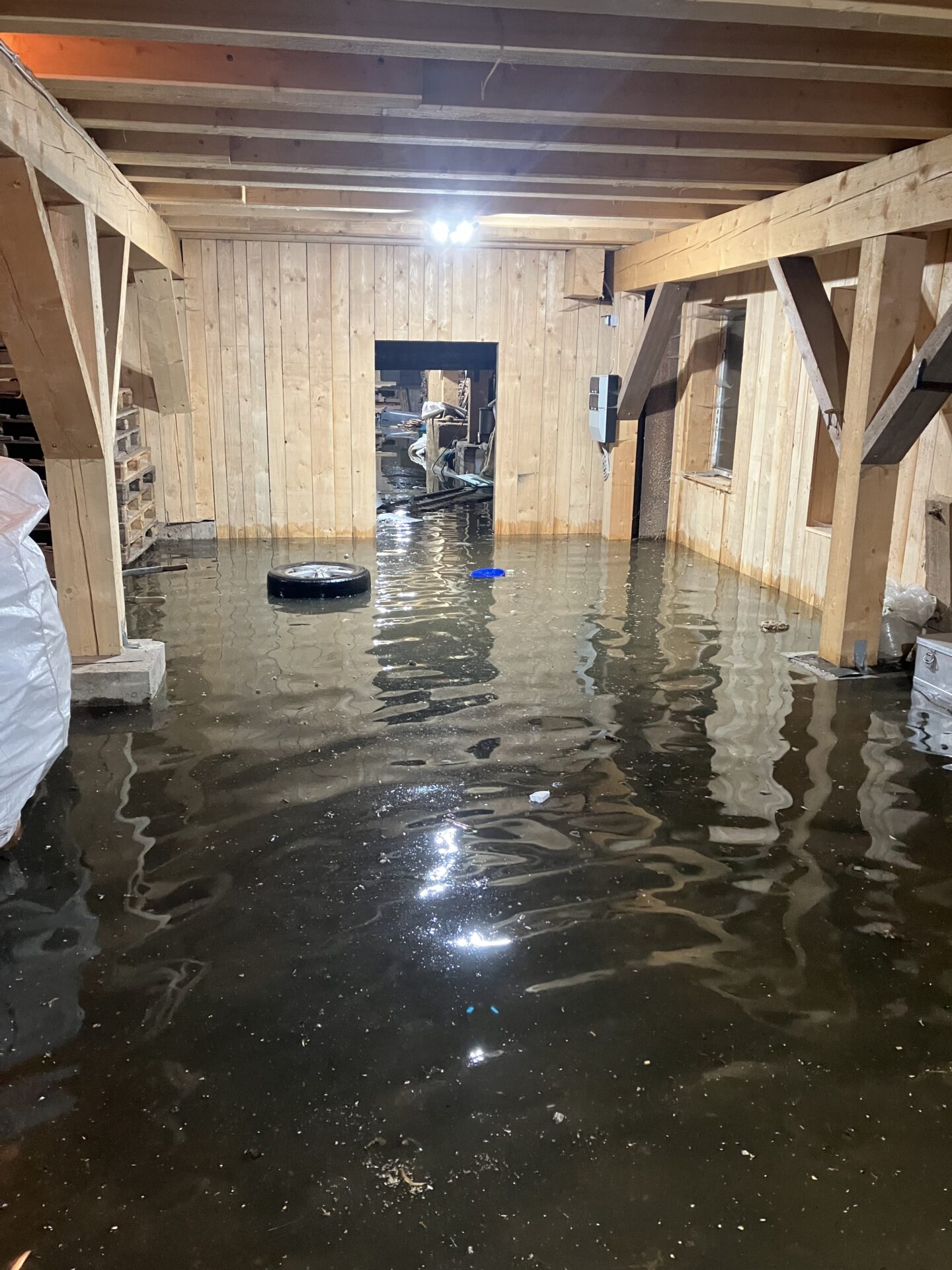 Sturm Zoltan bringt mit Wind und viel Regen zahlreiche Einsätze KFV Regen