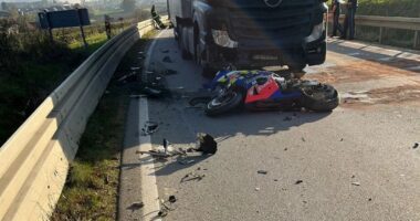 THL 1 – VU Motorrad und Lastwagen kollidieren auf der B11 in Patersdorf