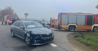 THL 3 Verkehrsunfall auf der St 2135 bei Reinhartsmais, Abzweigung Schlossau/Bischofsmais